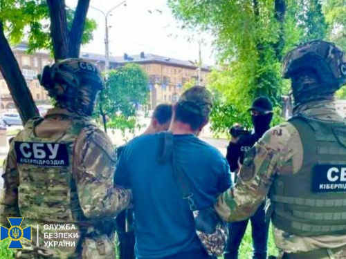 Медичні довідки на продаж - у Запоріжжі затримали "турагента" для ухилянтів