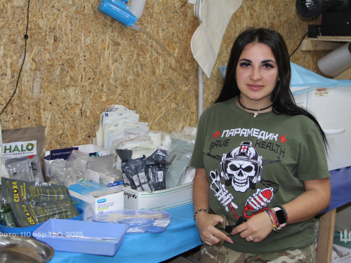 &quot;Не змогла лишатися осторонь&quot; - дівчина із Запоріжжя змінила професію кухаря на посаду бойового медика (фото)