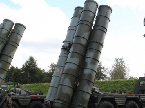 З Криму до Мелітополя доставили ракетні комплекси С-300