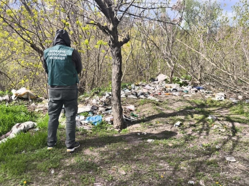 У Дніпровському районі Запоріжжя одразу в кількох місцях екологи виявили незаконні звалища