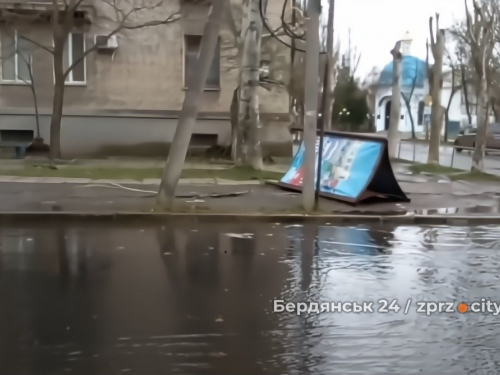 Води по коліно: в окупованому Бердянську вирує шторм - фото, відео