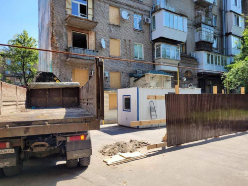 Як у Запоріжжі просувається ремонт багатоповерхівок, зруйнованих ворожими обстрілами - фото