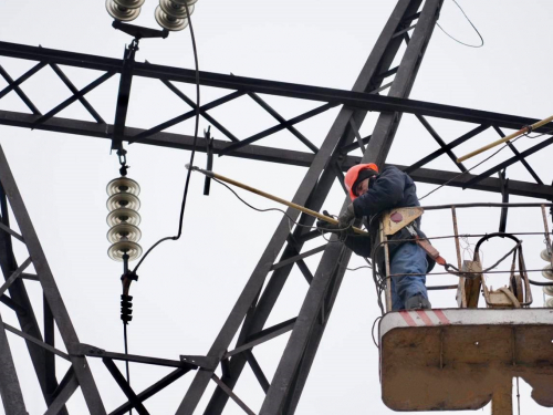 Запоріжжя під обстрілом: обленерго оперативно відновило електропостачання тисяч родин