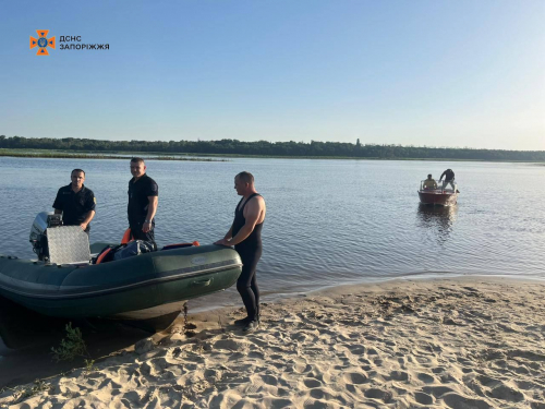 Пішов купатись та зник під водою - у Запоріжжі відпочиваючі врятували 11-річного хлопчика