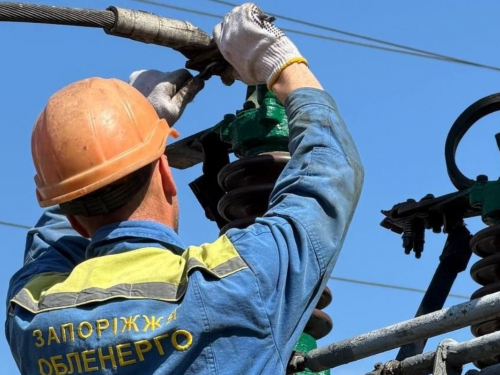 Запорізькі енергетики за тиждень встановили майже рекордний показник – відновили світло понад 171 тисячі людей.