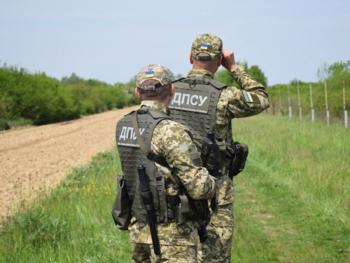 Понад чотири доби переховувався у лісі - мешканець Запорізької області з товаришами-втікачами намагався прорватися до Молдови (фото)