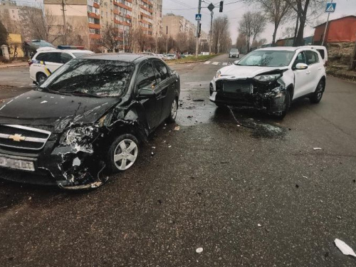 У Запоріжжі п'яний водій іномарки влаштував ДТП - фото