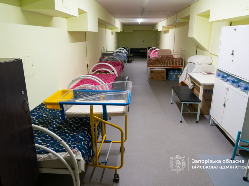 Безпека для дітей — у Запоріжжі ремонтують укриття в дитячому медзакладі (фото, відео)