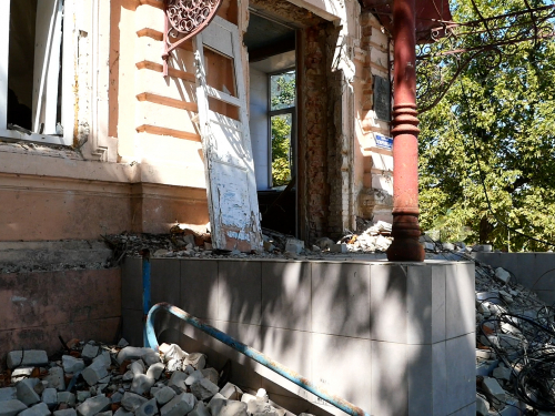 Жодного вцілілого будинку - мешканці Оріхова щоденно живуть під обстрілами понад два роки (фото, відео)
