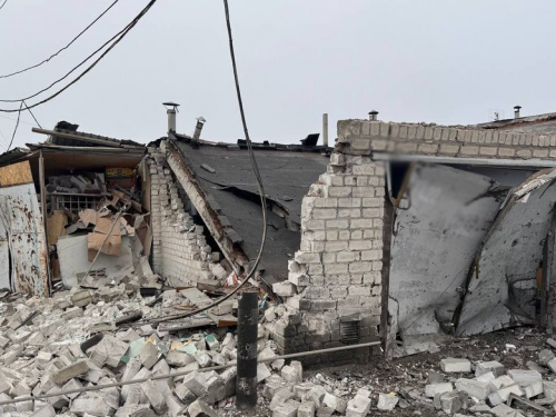 "Не залишилося ні гаража, ні авто" - очевидці розповіли про наслідки удару КАБами по Космічному району Запоріжжя (фото)