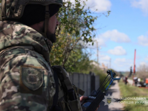 Поліція полює на ворожі дрони: як правоохоронці працюють у небезпечній громаді Запорізького району (відео, фото)