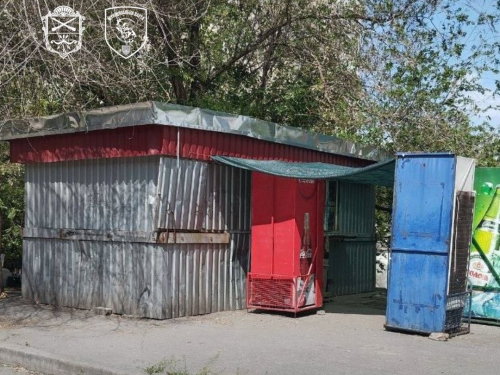 У Шевченківському районі Запоріжжя три дні тривав демонтаж незаконної тимчасової споруди на вул. Чарівній, 117.