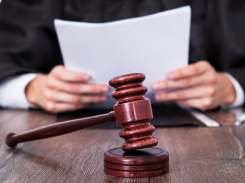 У Запоріжжі судитимуть експосадовицю з Мелітополя: жінку обвинувачують у колабораційній діяльності та привласненні майна