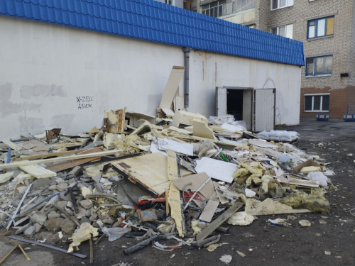 Робив ремонт та залишив гору сміття – у Запоріжжі оштрафували порушника