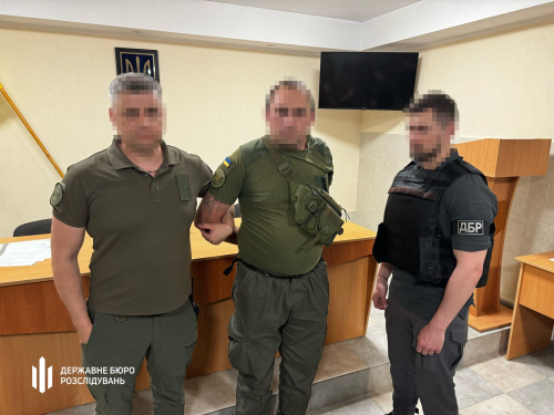 Постачав ув'язненим телефони та наркотики - на Запоріжжі інспектор виправної колонії організував нелегальний "бізнес" 