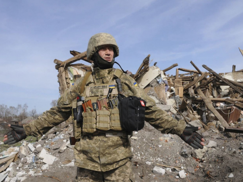 Скільки насправді важить броник і як ця вага впливає на витривалість, спину та щоденний комфорт