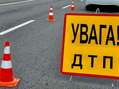 Не встиг загальмувати — у Запоріжжі сталася аварія за участі трьох авто (фото)