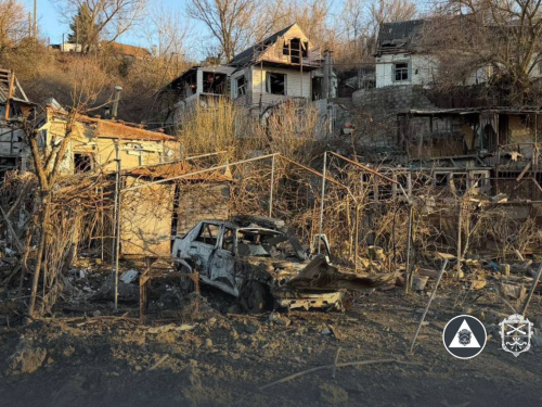 Ворог вдарив КАБами по Запоріжжю і Розумівці: поранені люди, розтрощені домівки та згорілі авто (фото, відео)