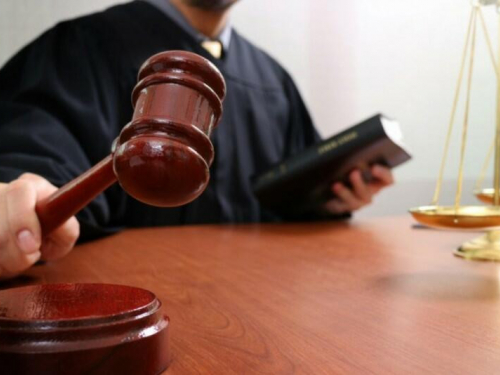 Змусили роздягнутись на вулиці - у Запоріжжі двоє патрульних знущалися над чоловіком
