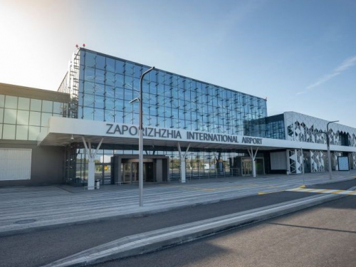 Запорожский аэропорт отменил все рейсы