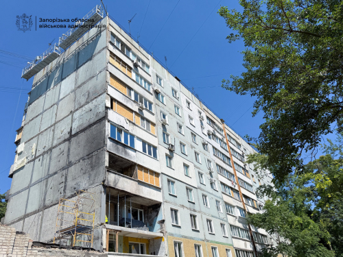 У Запоріжжі триває відновлення будинку на вулиці Дмитра Вишневецького.