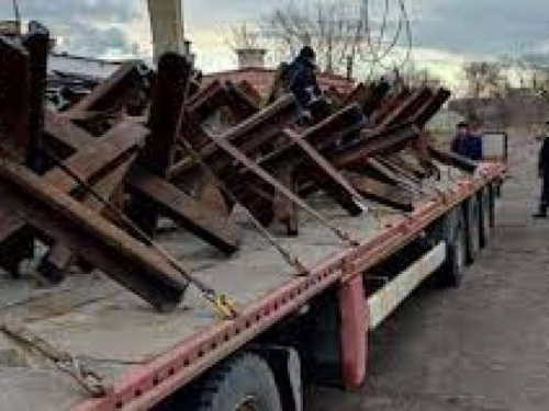 Запоріжців закликають допомагати у будівництві оборонних споруд