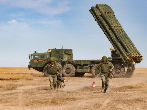 Прикриття не допомогло: на Запорізькому напрямку ЗСУ вразили РСЗВ «Торнадо-С» (відео)