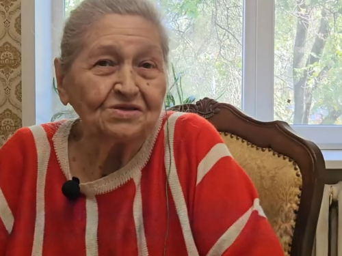 У 1941-му пішки втекла до Запоріжжя від нацистів, а тепер ховається від ворожих обстрілів: історія 95-річної жінки, чий дім пошкодив шахед (фото, відео)