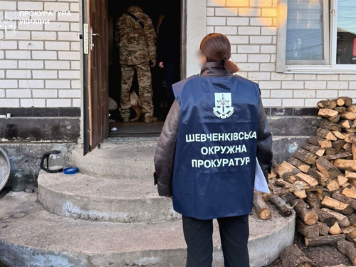 У Запоріжжі до суду передали справу 46-річного місцевого жителя, якого обвинувачують у тяжких злочинах проти власної доньки