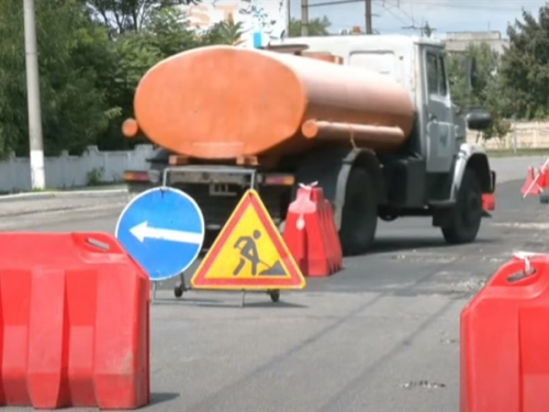 В одному з районів Запоріжжя провалилася ділянка автодороги: подробиці