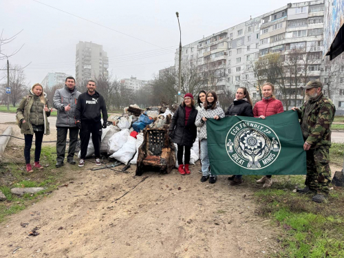 Разом за чисте місто - у Хортицькому районі Запоріжжя відбулася велика толока (фото)