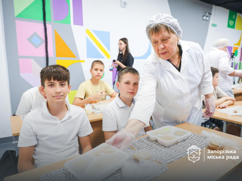 Скільки у Запоріжжі коштують шкільні обіди