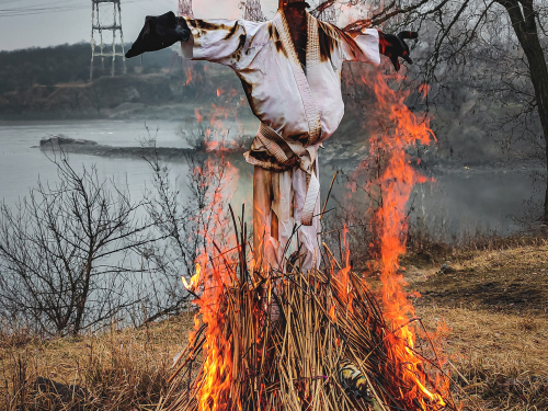 У Запоріжжі спалили опудало російського диктатора - фото