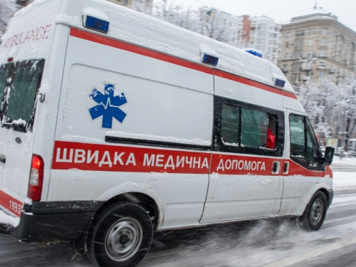 Ковток ледь не став фатальним: у Запоріжжі медики повернули до життя чоловіка (фото)