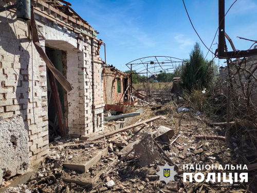 Запорізькі поліцейські показали, що залишається від будинків після обстрілів у Запорізькій області (фото)