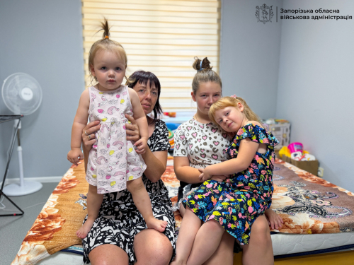 Родину з трьома дітьми евакуювали  до Запоріжжя через постійні обстріли, фото:ЗОДА 
