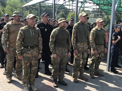 І в тилу, і на фронті:  запорізькі правоохоронці забезпечують порядок у місті і воюють  на передовій