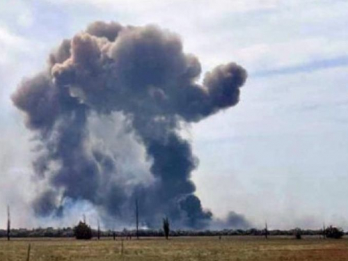 В окупованому місті Запорізької області весь день лунають вибухи