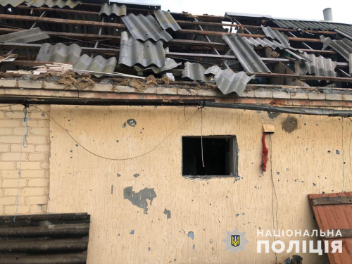 Розбите житло і загиблі люди - фото з місця жахливої трагедії, яка сталась внаслідок ворожого обстрілу в селі Запорізької області 
