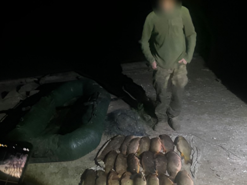 Упіймали вночі - в Запоріжжі браконьєр наловив понад пів центнера риби (фото)