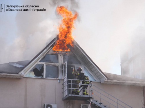 «Встигли тільки впасти на підлогу»: очевидці розповіли про удар БпЛА по Запоріжжю (фото)