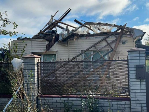 Окупанти за добу пошкодили майже 30 будівель у Запорізькій області