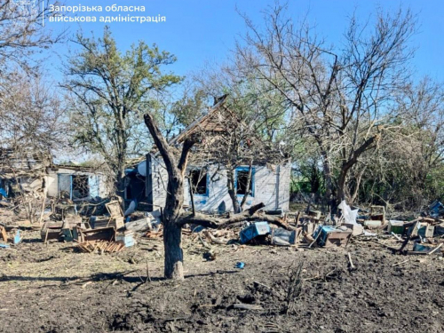 Росіяни двічі вдарили КАБами по селу у Запорізькій області – є поранені