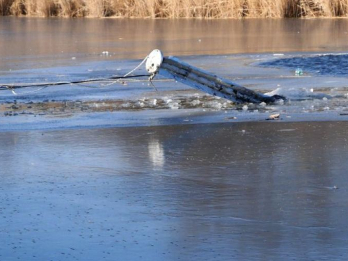 У Запоріжжі в озеро впала російська ракета - фото