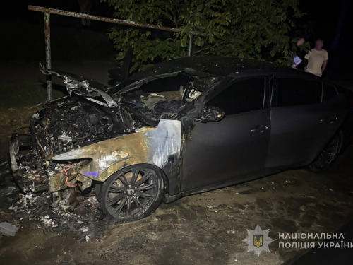 "Урок вогнем" - у Запоріжжі чоловік підпалив авто родича своєї подруги (фото)