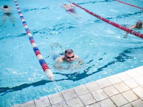 Перший кілометр після поранення: ветеран із Запоріжжя проходить реабілітацію в межах проєкту «Вільні хвилі»