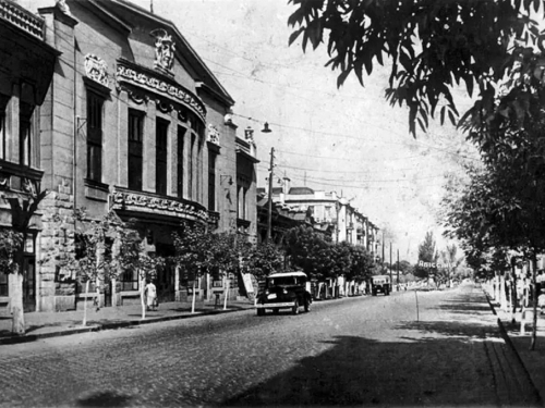 Видатна дата – рівно 93 роки тому до Запоріжжя переїхав відомий драматичний театр