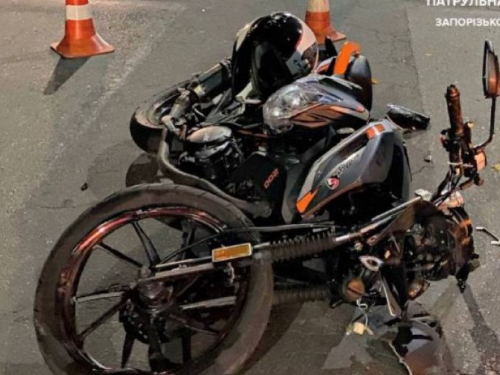 У Запоріжжі зіткнулися легковик та мотоцикл - постраждав чоловік