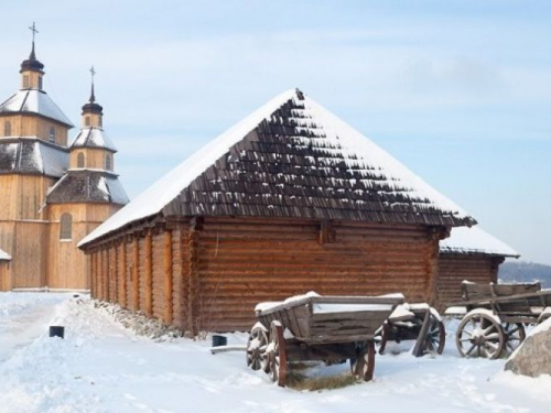 Запоріжці можуть відправити рідним листівку з Хортиці, підписану власноруч козаками