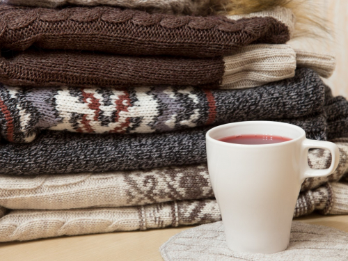 У Запоріжжі збирають теплі речі для переселенців - куди приносити